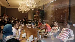 Suasana pertemuan antara pebulutangkis Indonesia dengan content creators di Jakarta, Selasa (24/7/2018). Acara tersebut dalam rangka memberi dukungan untuk para atlet jelang Asian Games 2018. (Bola.com/M Iqbal Ichsan)