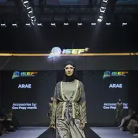 Indonesia Sharia Economic Festival (ISEF) 2021 telah sukses digelar oleh Bank Indonesia bersinergi dengan Indonesian Fashion Chamber dan Indonesia Halal Lifestyle Centre (IHLC) sejak 27-30 Oktober 2021 secara hybrid di Jakarta Convention Center (JCC) dan platform virtual ISEF 2021. (dok/ISEF/2021).