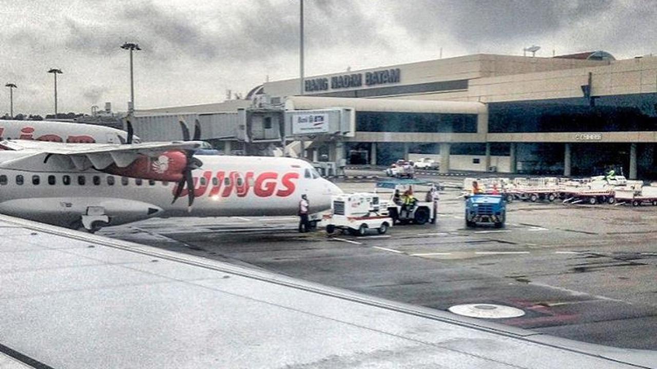 [Bintang] Jelang Imlek, Bandara Internasional Hang Nadim Dipenuhi Pemudik