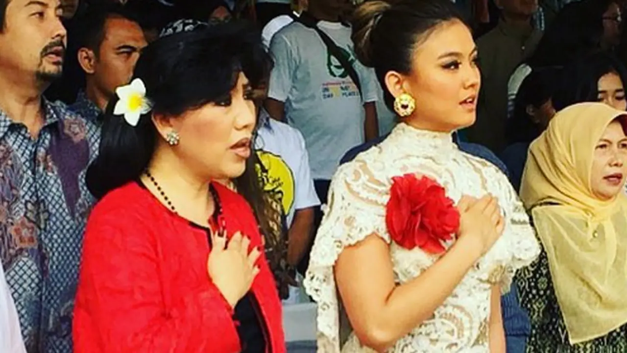 Agnes Monica dan Anne Avantie