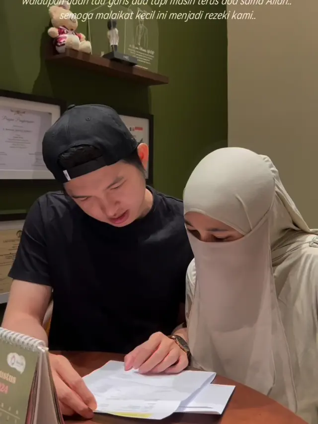 Istri Dennis Lim Hamil