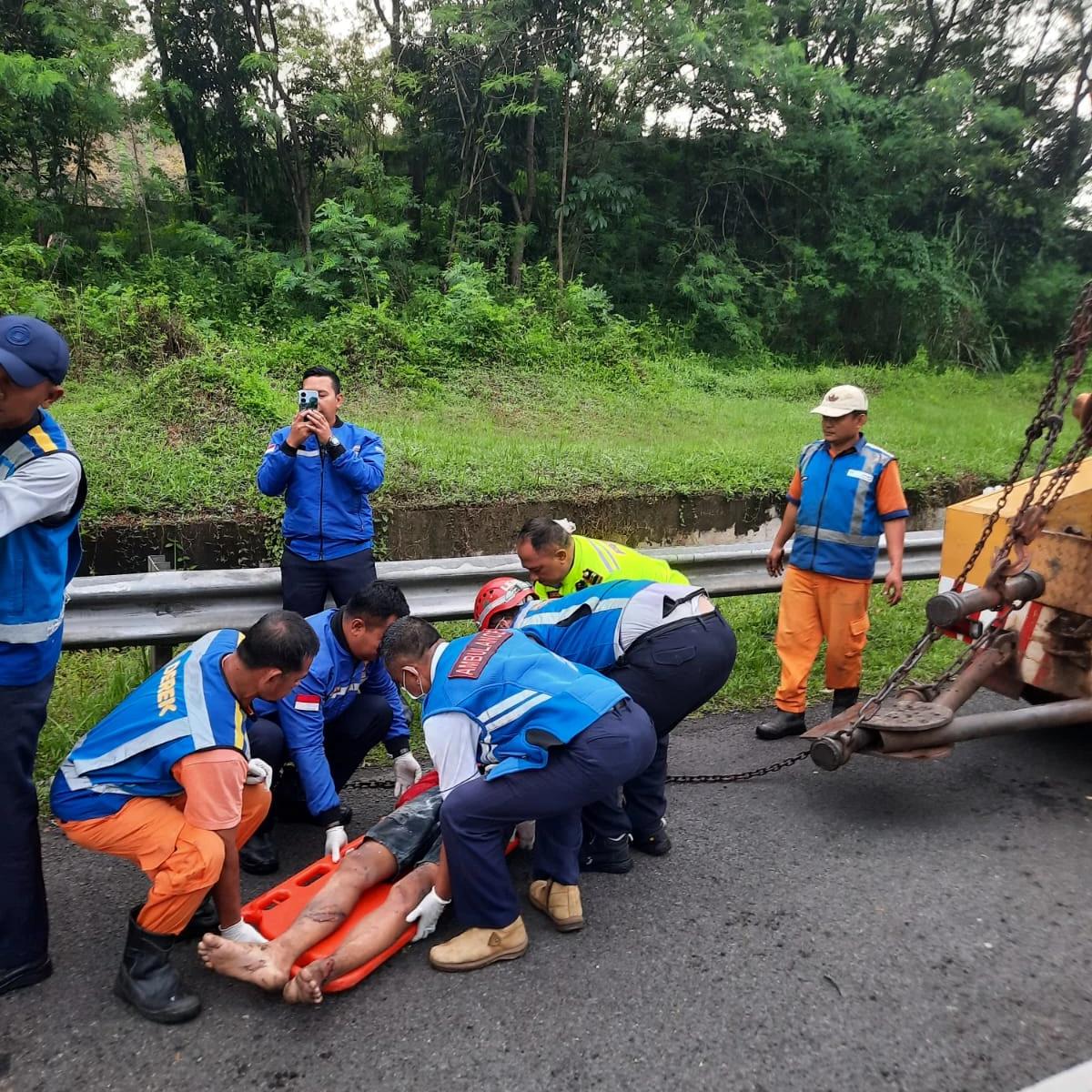 Kronologi Truk Tabrak Kendaraan di KM 90 Tol Cipularang Arah Bandung, 1 Orang Tewas