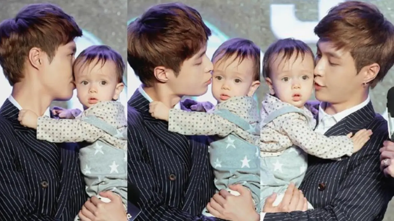 Lay EXO