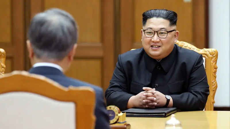 Gelar Pertemuan, Begini Momen Keakraban Kim Jong Un dan Presiden Korea Selatan