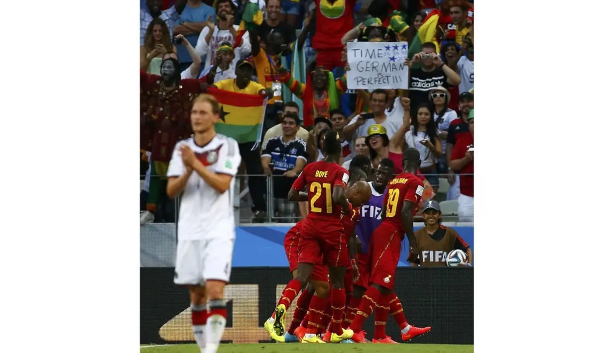 Selebrasi para pemain Ghana usai menjebol gawang Jerman di laga penyisihan Piala Dunia 2014 Grup G di Stadion Castelao, Fortaleza, Brasil, (22/6/2014). (REUTERS/Paul Hanna)
