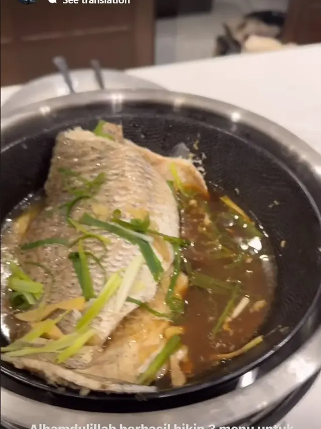 Menu makan malam Sheila Dara dan Vidi Aldiano di momen Valentine. [Foto: Instagram Stories/vidialdiano]