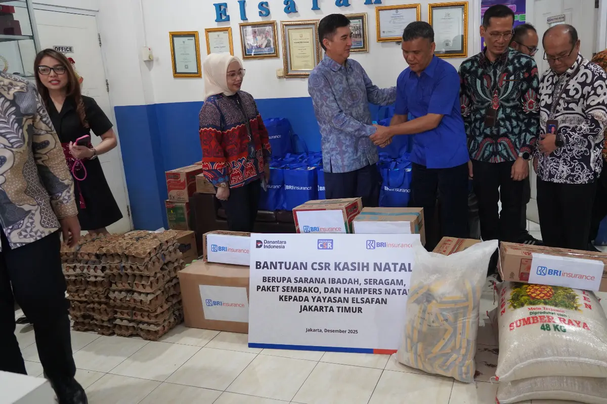 BRI Insurance menyalurkan bantuan ke Yayasan Elsafan di Pondok Bambu Jakarta Timur dan Panti Werdha Berea di Kedoya Jakarta Barat. (Dok BRINS)