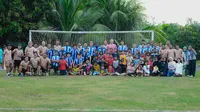 Main Bola dengan Anak-Anak Ternate: Cara PDKT Unik Ala Dewa United Jelang Laga Kontra Malut United
