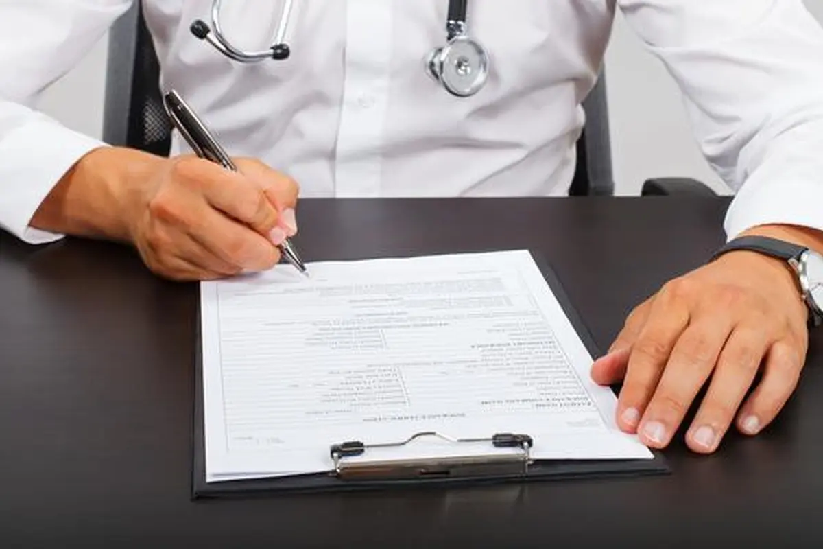 Ilustrasi Tulisan Tangan Dokter dan Dokter (iStockphoto)