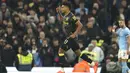<p>Pemain Aston Villa, Ollie Watkins merayakan setelah mencetak gol ke gawang Manchester City selama pertandingan lanjutan Liga Premier Inggris di Stadion Etihad di Manchester, barat laut Inggris (13/2/2023). Man City punya 48 angka tertinggal tiga angka dari Arsenal. Sementara, Aston Villa ada di posisi ke-11 dengan 28 poin. (AP Photo/Dave Thompson)</p>