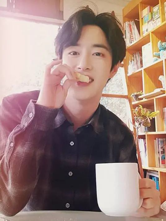 Lahir 8 Februari 1985 di Daegu, Korea selatan, tahun ini Minwoo berusia 33 tahun. Sejak 2012 ia ditunjuk sebagai leader untuk boyband-nya 100%. (instagram.com/sogogijusey)