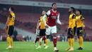 Bek Arsenal, Gabriel, merayakan gol penyeimbang 1-1 dalam laga lanjutan Liga Inggris 2020/21 pekan ke-9 melawan Wolverhampton Wanderers di Emirates Stadium, London, Minggu (29/11/2020) waktu setempat. Arsenal tumbang 1-2 dari Wolverhampton. (AFP/Catherine Ivill/Pool)