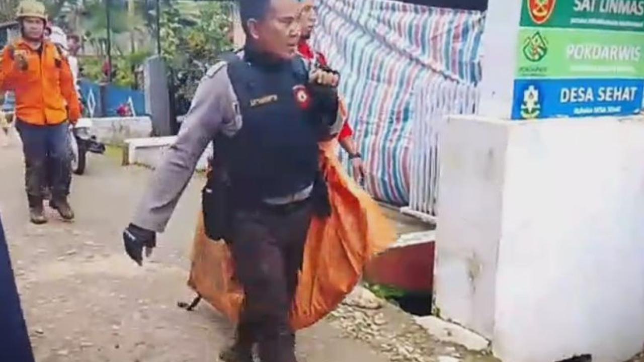 Penemuan Jasad Kecelakaan Pesawat ATR 42-500 di Gunung Bulusaraung, Maros