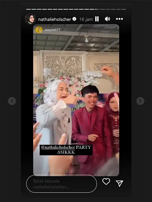 Dari video singkat yang diunggah di instagram storynya, acara  berlangsung meriah. Tampak beberapa orang berjoged bersama Nathalie. [Instagram/nathalieholscher/zoejireh77]