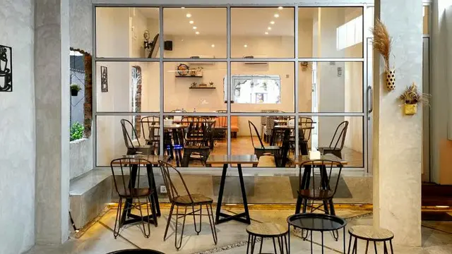 Momsky Cafe