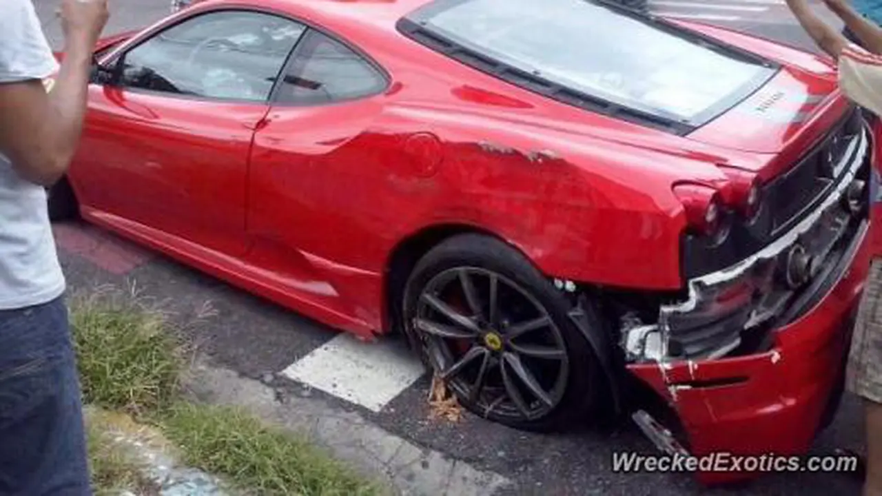 Kisah Apes Sejoli yang Nekat Mesum di Ferrari F430 