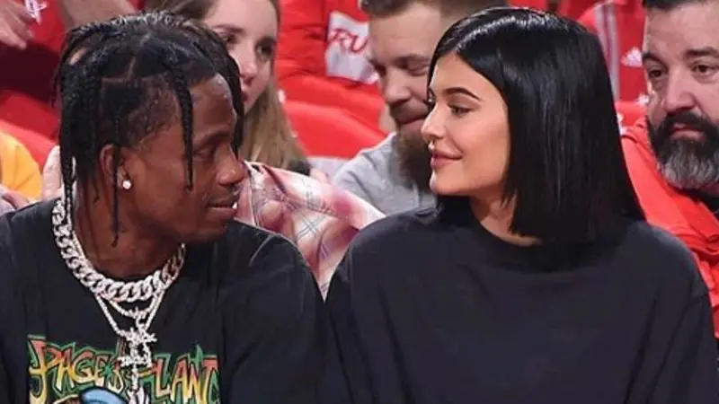 Kylie Jenner dan Travis Scott