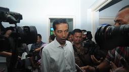 Jokowi mengaku tak ada persiapan khusus untuk debat hanya diskusi saja dengan tim suksesnya, Lenteng Agung, Jaksel, Senin (9/6/2014) (Liputan6.com/Herman Zakharia) 