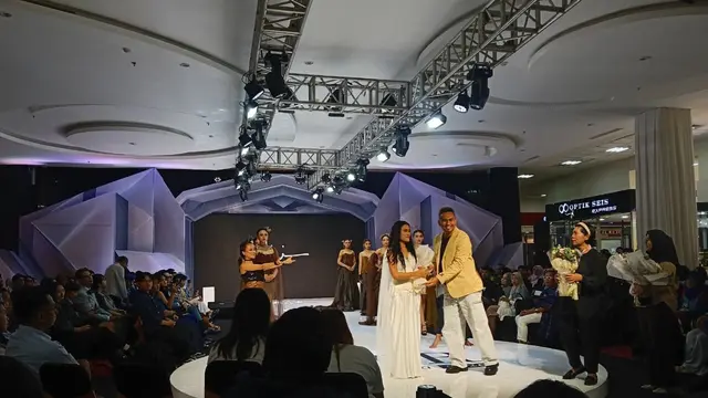 (Foto: Dok. Koleksi Pribadi Migi Rihasalay)