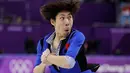 Ekspresi atlet figure skating dari Jepang, Keiji Tanaka saat berlaga di final Olimpiade Musim Dingin 2018 di Gangneung Ice Arena, Korea Selatan (17/2). (AP Photo / David J. Phillip)