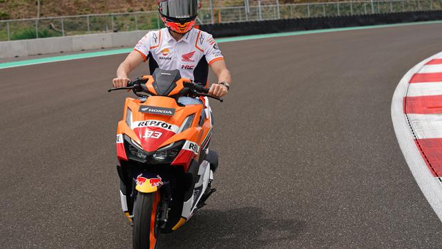 Marquez dan Espargaro Berkeliling Sirkuit Mandalika (AHM)