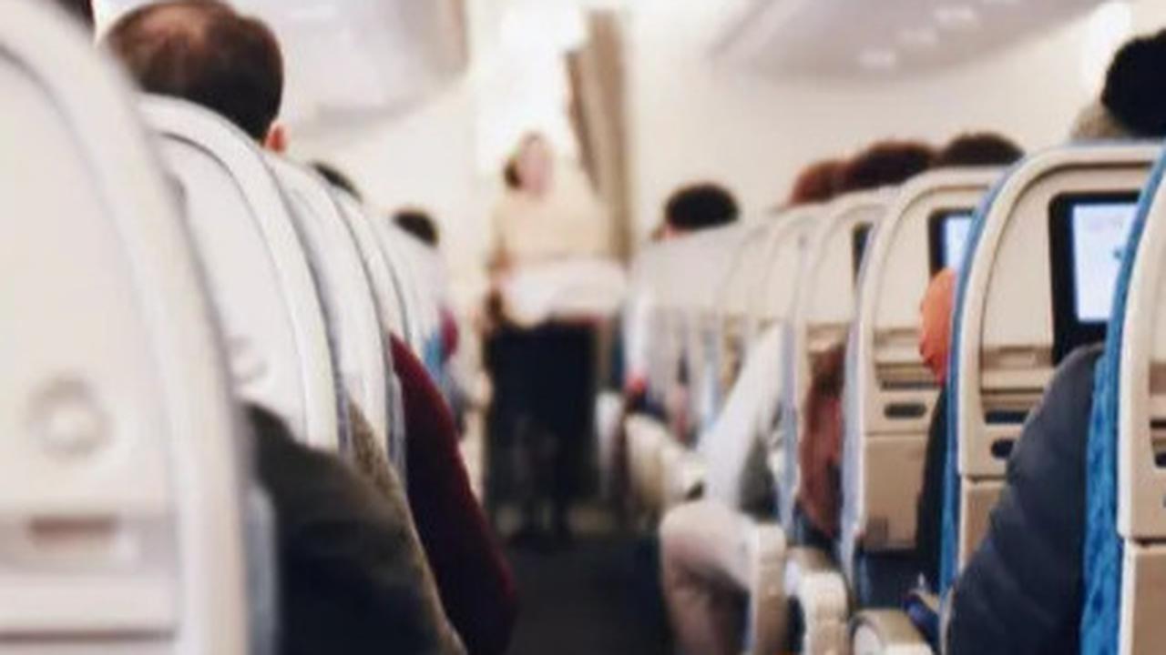 7 Tips Mengatasi Takut Naik Pesawat, Kenali Penyebabnya
