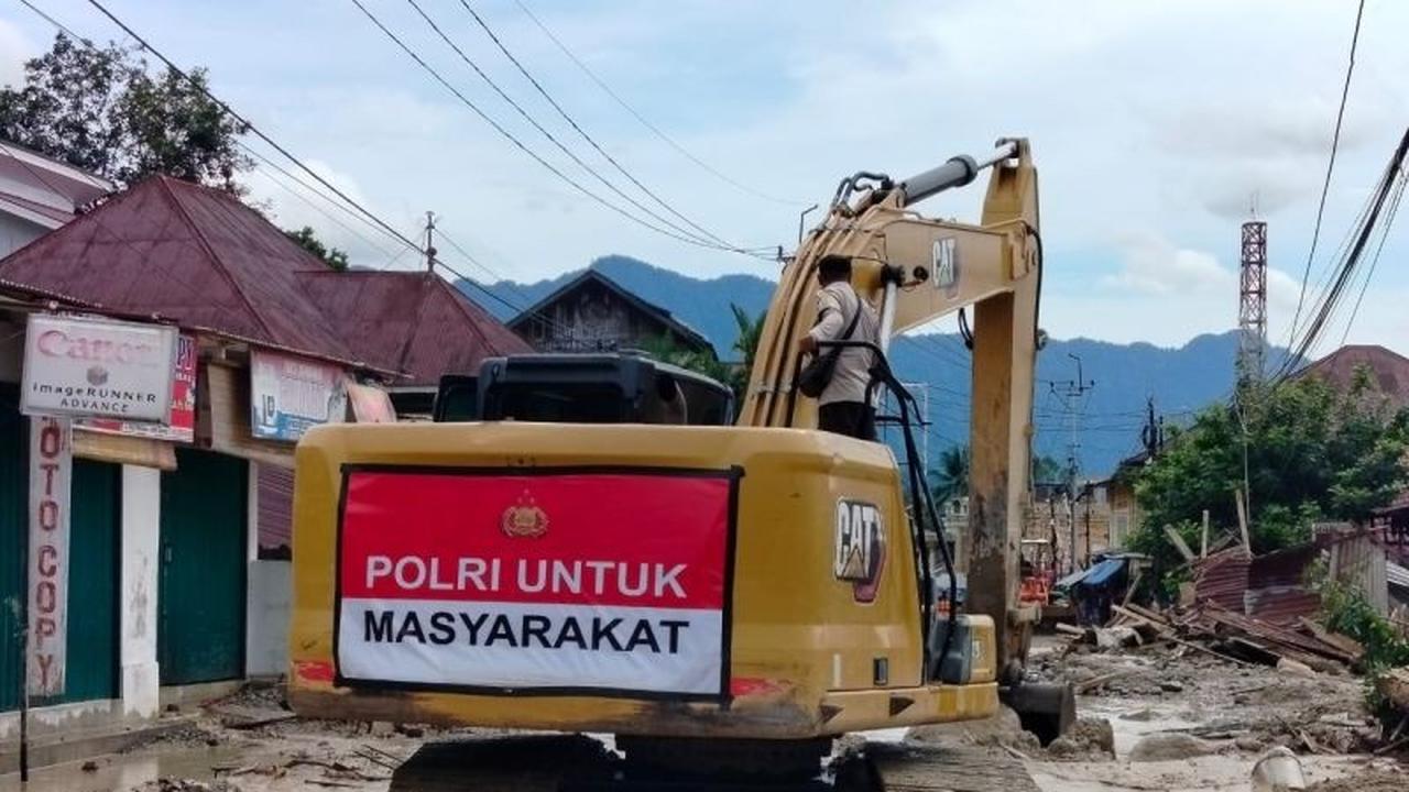 Pemkab Agam Butuh 63 Alat Berat Agam untuk Atasi Dampak Bencana Hidrometeorologi