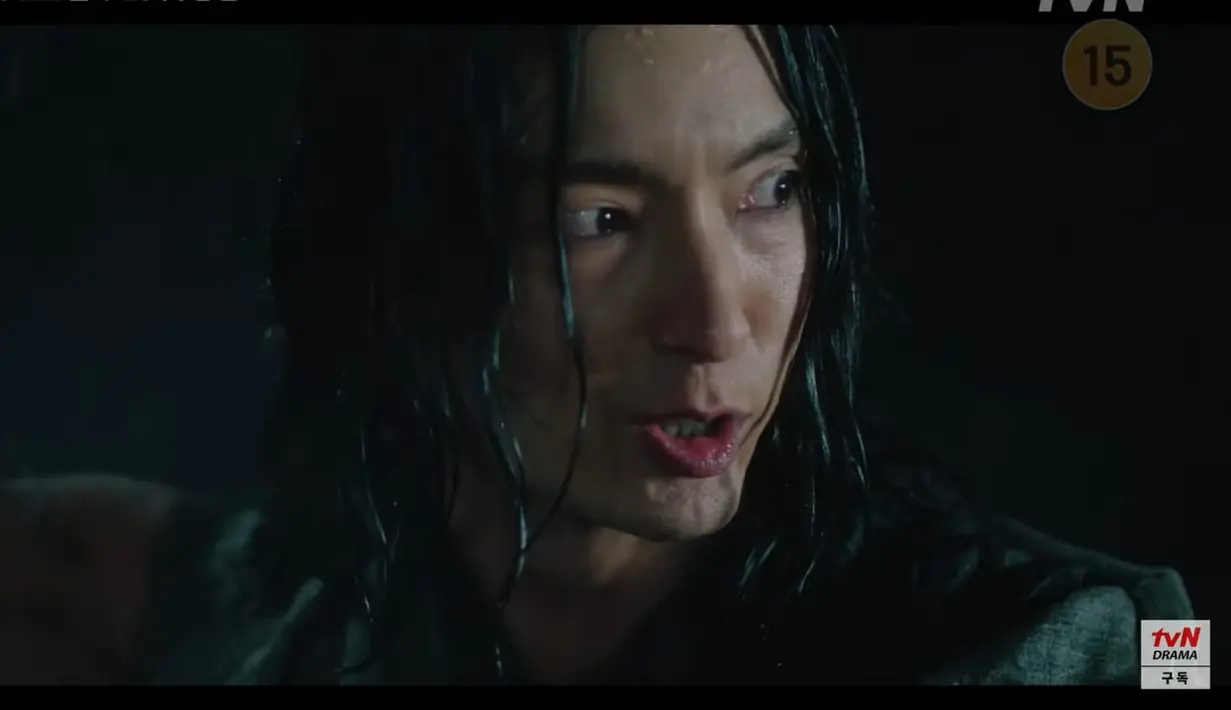 Dalam teaser Eun Seom, pertarungan sengit terungkap saat dia memutuskan untuk menjadi Aramoon Haesulla. "Untuk Tan Ya, dan untuk rakyatku!" ucapnya. (Foto: YouTube/ tvN drama)