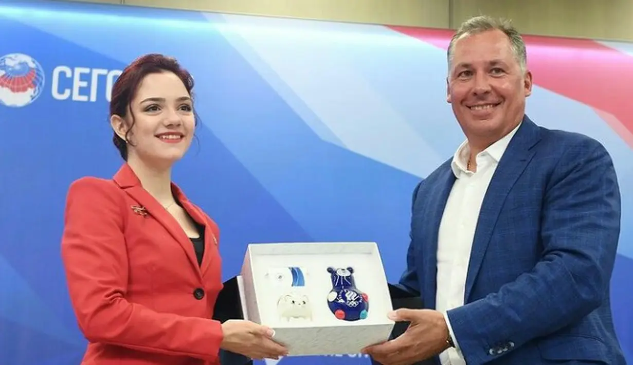 Saat ini, Medvedeva telah didaulat menjadi ‘duta’ tim Rusia di Olimpiade Tokyo 2020. Tapi sosok ‘Sailor Moon Rusia’ ini harus mendukung dari jauh lantaran ketatnya prokes selama pandemi. (Instagram/jmedvedevaj).