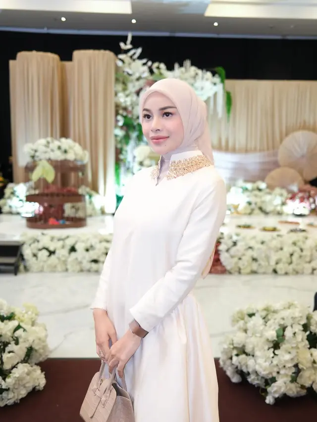 Model Dress Ibu dan Anak ala Aurel Hermansah (Foto: Instagram @aurelie.hermansyah)