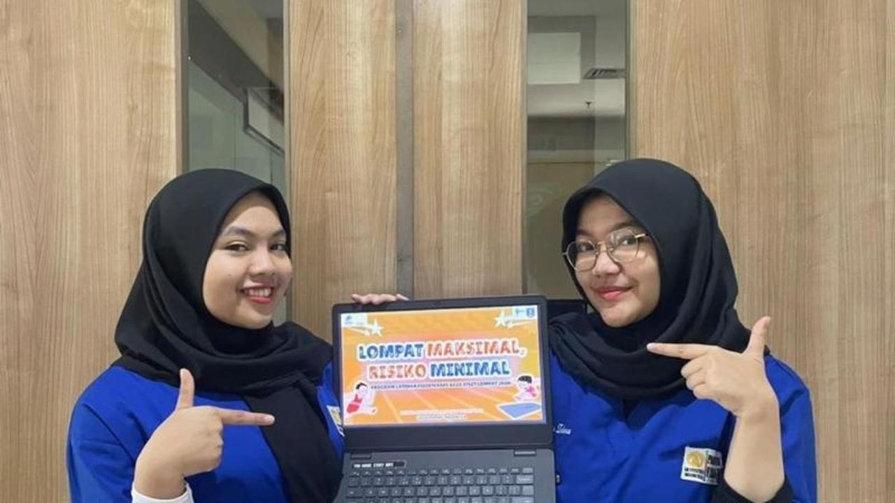 Prestasi Gemilang: Mahasiswa Vokasi UI Raih Juara 2 Poster Ilmiah Fisioterapi Day 2025