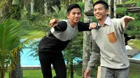 Rizki dan Ridho D'Academy 2 saat melakukan syuting untuk video klip berjudul Kembalilah Padaku. Foto: Panji Diksana/Liputan6.com