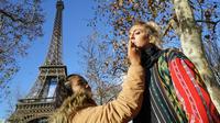 Fiya Triyani menjadi makeup artist (MUA) model internasional di Paris “La Mode” Sur La Seine a Paris.