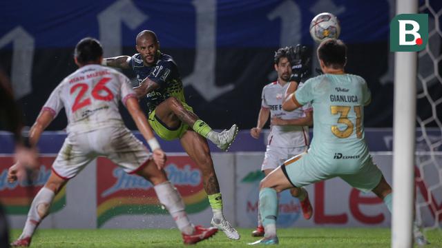 Foto: Tendangan Kencang Jaimerson Dibalas Brace David Da Silva, Persib Bandung Menang 3-1