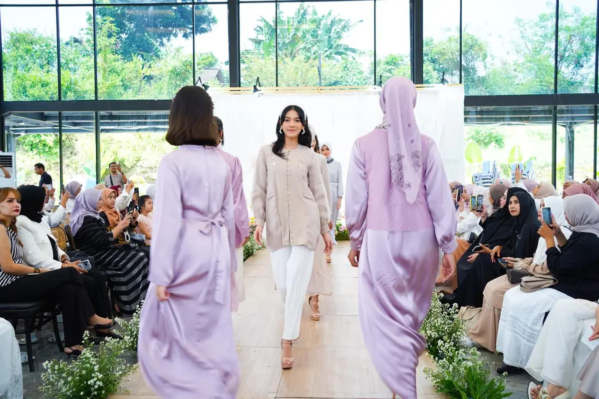Perpaduan Aroma dan Busana Modest untuk Tampilan di Hari Raya