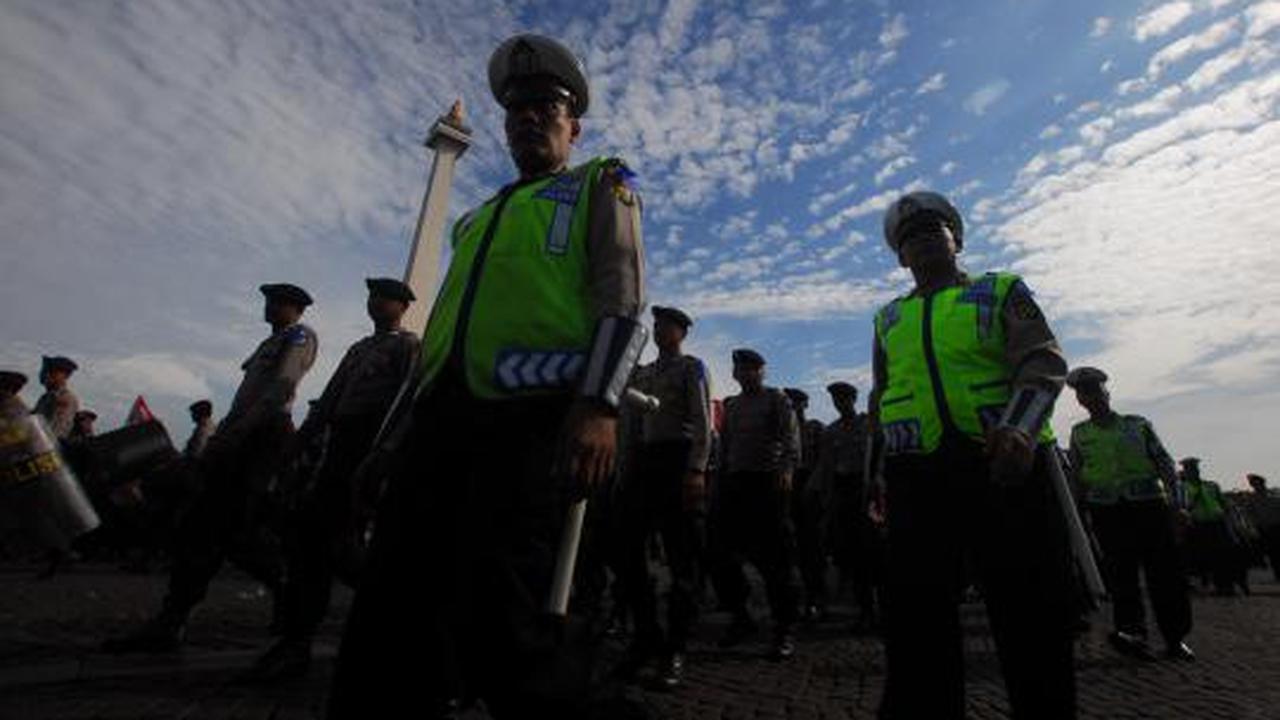 Apel gelar pasukan 'Operasi Lilin 2012' di Lapangan Monas