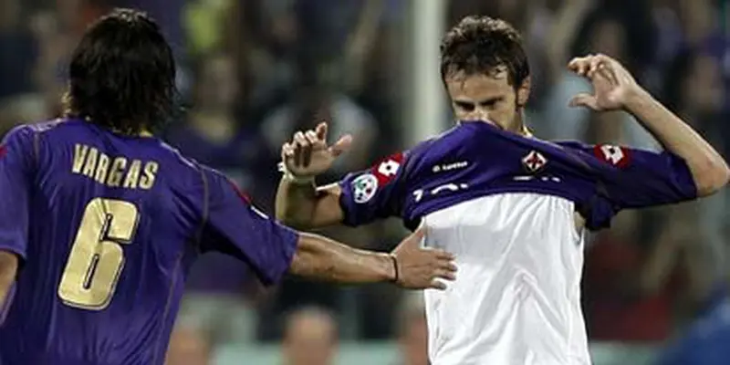 Vargas dan Gilardino (© AFP 2008)