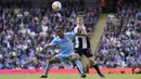 <p>Meski tak terpilih sebagai Man of The Match di laga tersebut, winger asal Inggris tersebut berhasil mencetak dua gol untuk kemenangan Manchester City. (AP/Jon Super)</p>