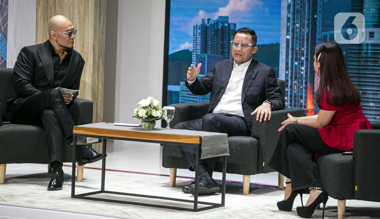 Menteri Sosial Juliari Batubara (tengah) saat hadir dalam pembukaan Hari Disabilitas Internasional di Gedung Kemensos, Jakarta, Kamis (3/12/2020). Acara bertema Membangun Kembali Kehidupan yang Lebih Baik, Lebih Inklusif, Lebih Berkelanjutan di Masa Pandemi Covid-19. (Liputan6.com/Faizal Fanani)