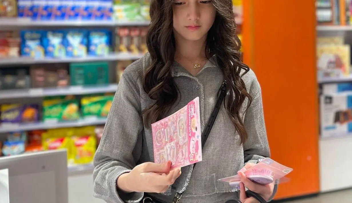 Elea putri Andhika Pratama dan Ussy Sulistyawati. [Foto: Instagram/andhiiikapratama]