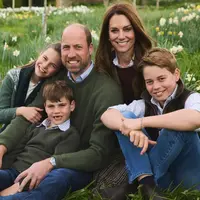 Penampilan Kate Middleton di kartu ucapan Natal 2025.  [@princeandprincessofwales]