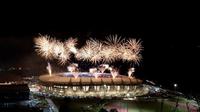 Kemeriahan kembang api menutup rangkaian perhelatan Pekan Olah Raga (PON) XX Papua di Stadion Lukas Enembe, Jayapura, Jumat (15/10/2021). (PBPON XX PAPUA/Hariandi Hafid)