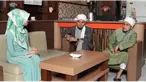 Rasulullah saw biasanya beriktikaf pada 10 hari pertama, 10 hari kedua, dan 10 hari terakhir Ramadan. Masyarakat umumnya banyak beriktikaf di 10 hari terakhir Ramadan dengan harapan mendapat Lailatul Qadar.