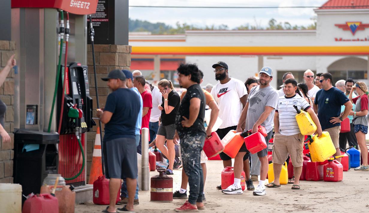 Pemadaman listrik menjadi masalah utama warga pasca-terjangan badai Helene di Carolina Utara. (Sean Rayford/Getty Images North America/Getty Images via AFP)