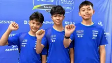 Tiga pembalap Pembalap Yamaha Racing Indonesia, Sabian Fathul Ilmi, Reynaldi Junior, dan M. Abid Ashar Musyafa, turun di Yamaha R3 BLU CRU Asia-Pacific Championship 2026. (Bola.com/Muhammad Adi Yaksa)