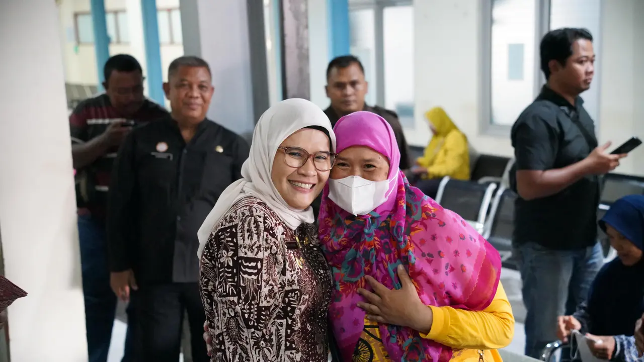 Bupati Nina Agustina berkunjung ke Rumah Sakit Umum Daerah (RSUD) Indramayu, Senin (9/7/2024) (Istimewa)