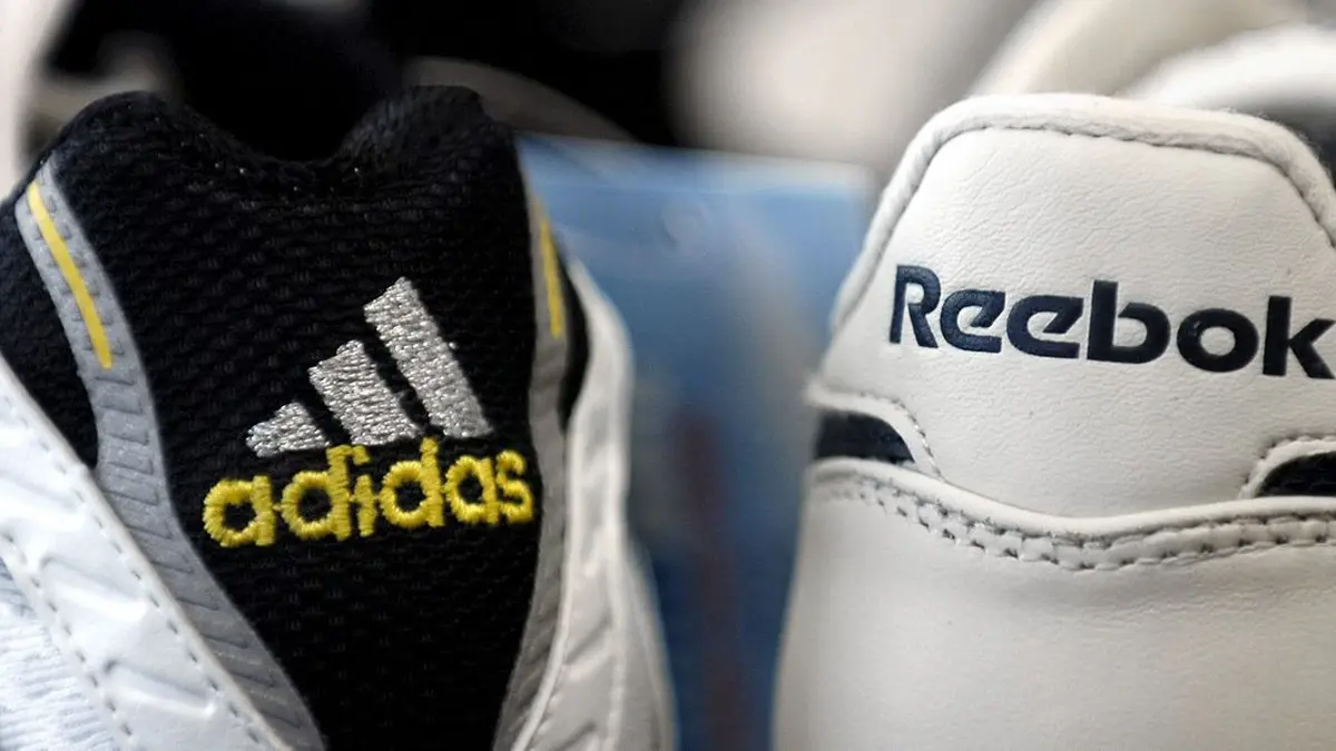 Sepatu adidas reebok top