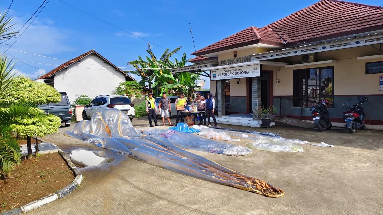 Mengancam Penerbangan, 7 Balon Udara Disusupi Mercon di Pekalongan Disita Polisi