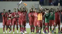 Para pemain Panama memberikan salam kepada penggemar usai melawan Irlandia Utara pada laga uji coba di Panama City, (29/5/2018). Panama dan Irlandia Utara bermain imbang 0-0. (AP/Arnulfo Franco)