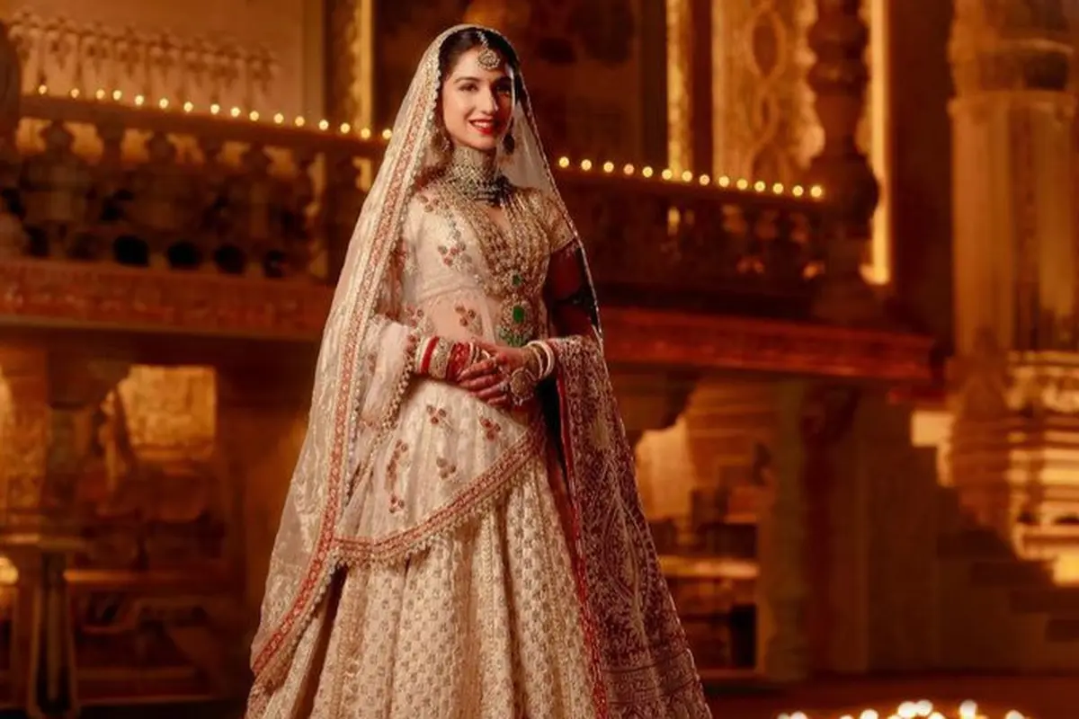 Penampilan Radhika Merchant di Hari Pertama Pernikahanya Bersama Anant Ambani